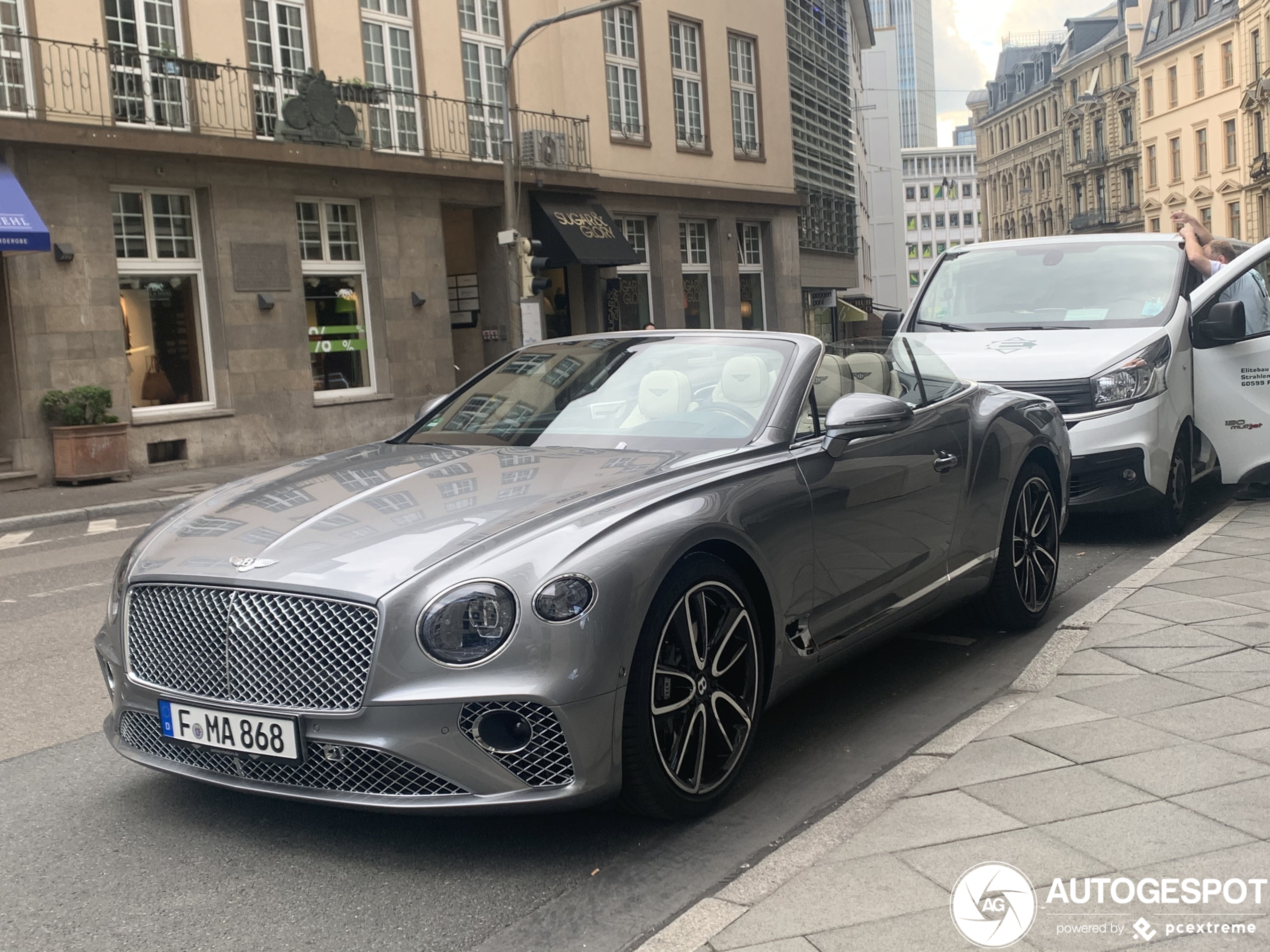 Bentley Continental GTC V8 2020