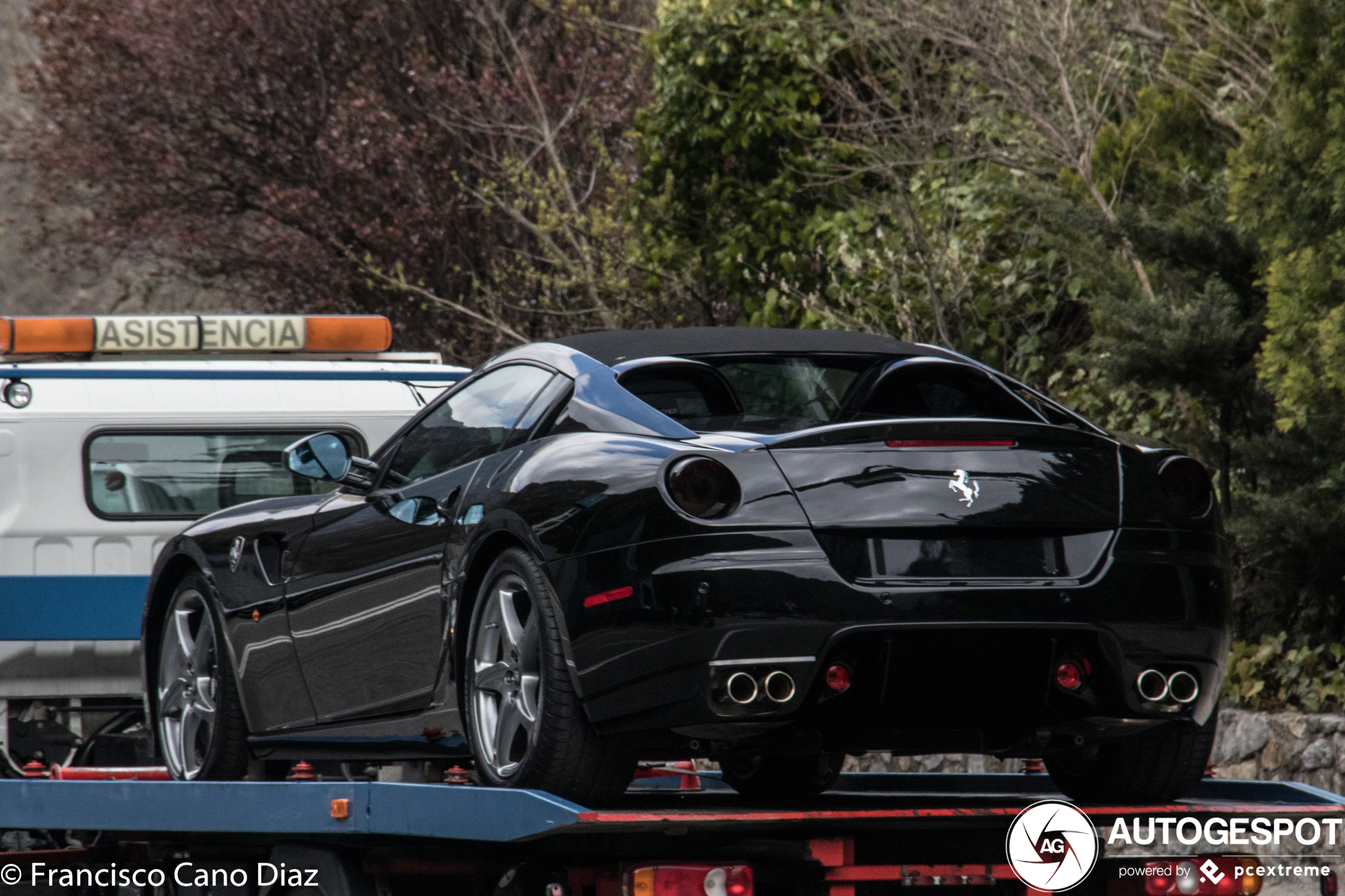 Ferrari SA Aperta laat zich rijden