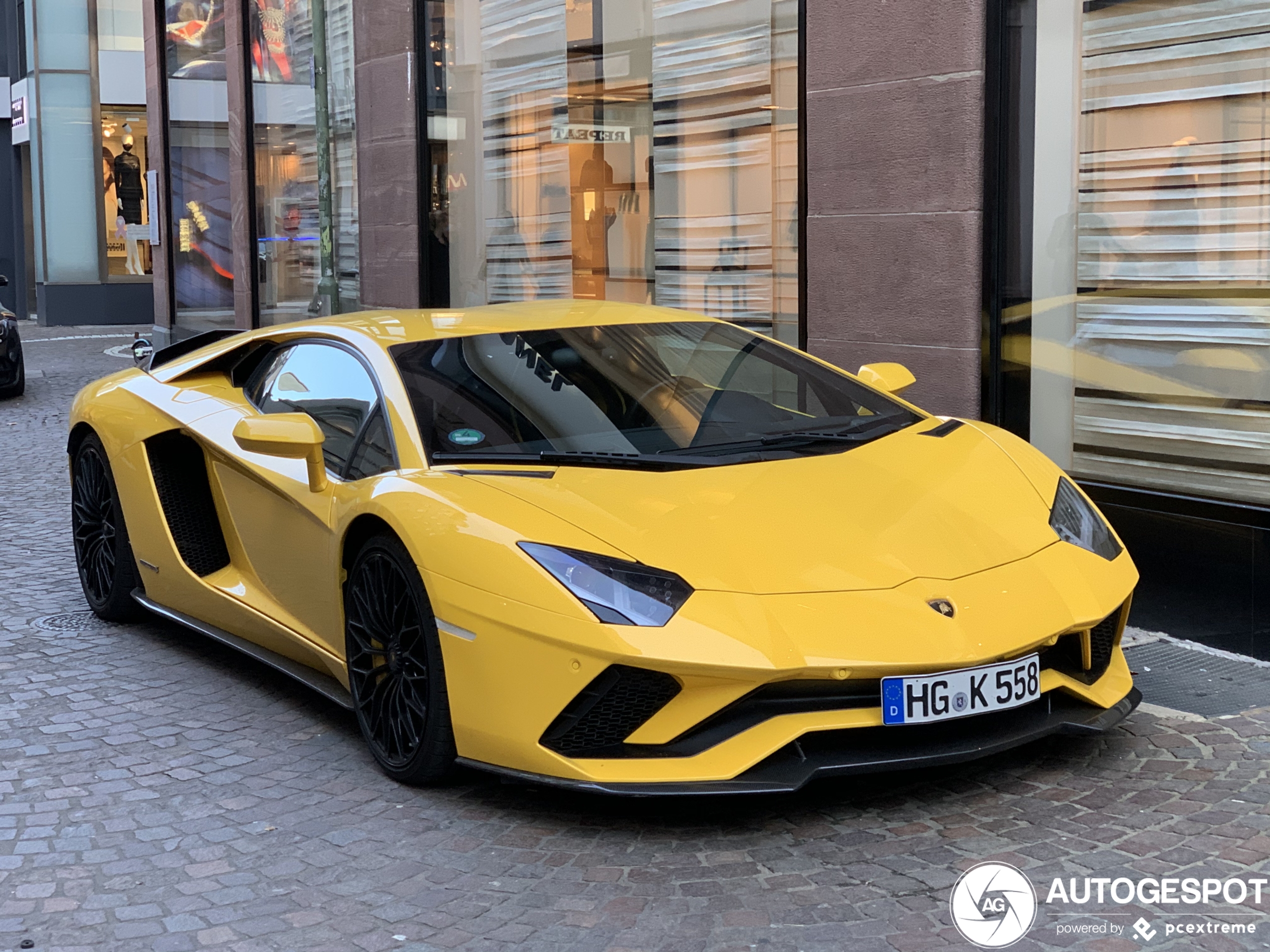 Lamborghini Aventador S LP740-4