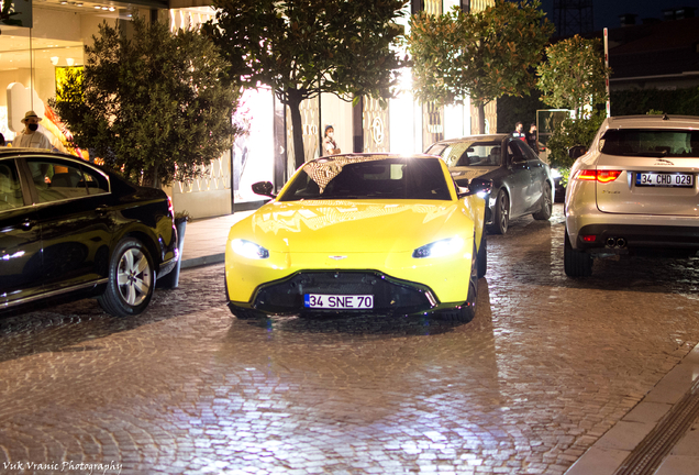 Aston Martin V8 Vantage 2018