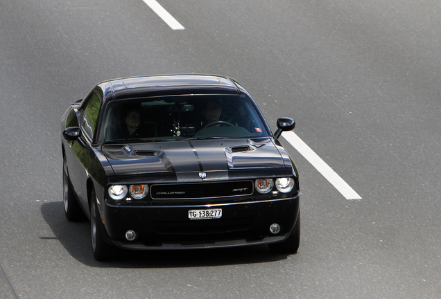 Dodge Challenger SRT-8