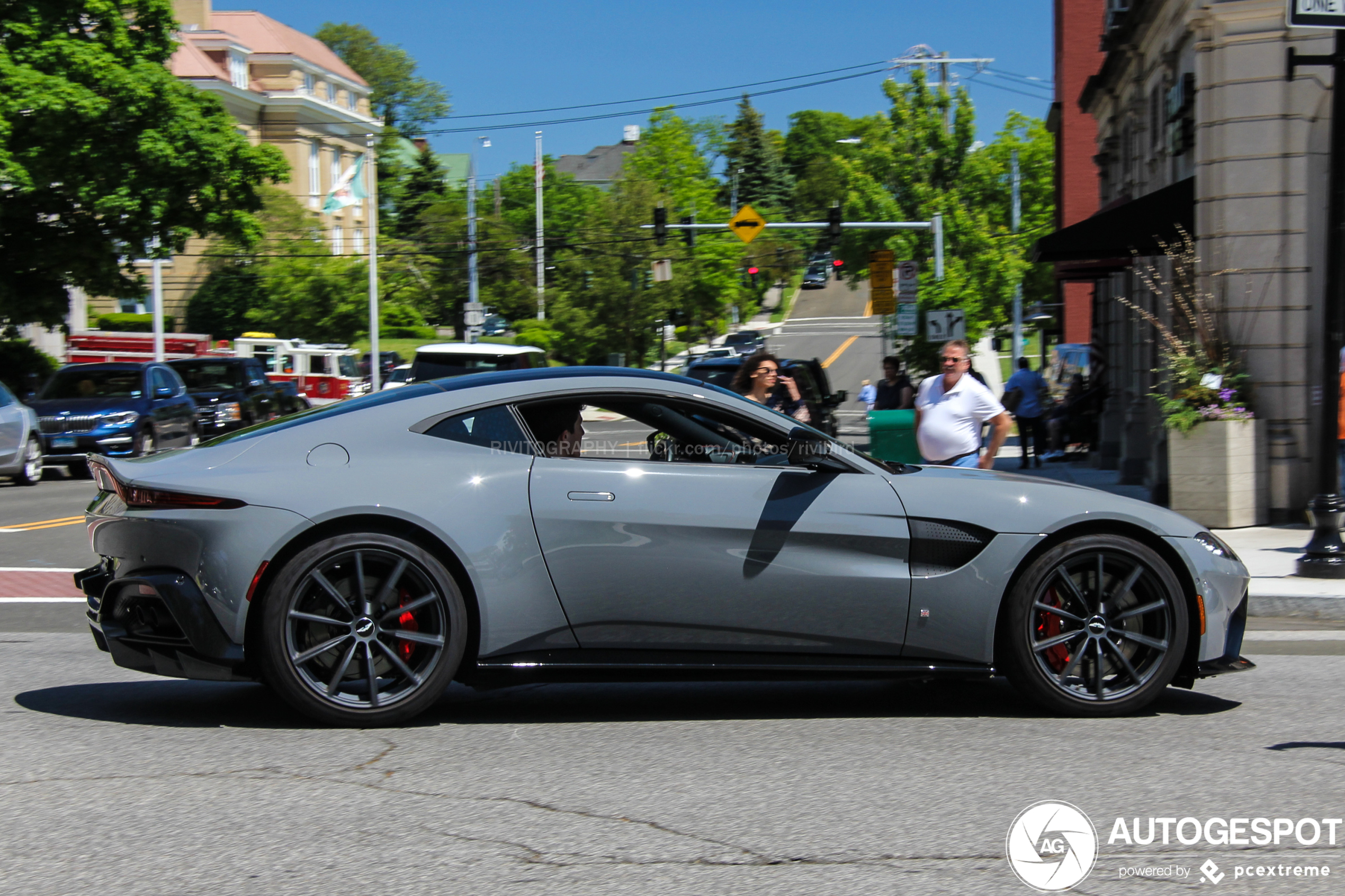 Aston Martin V8 Vantage 2018