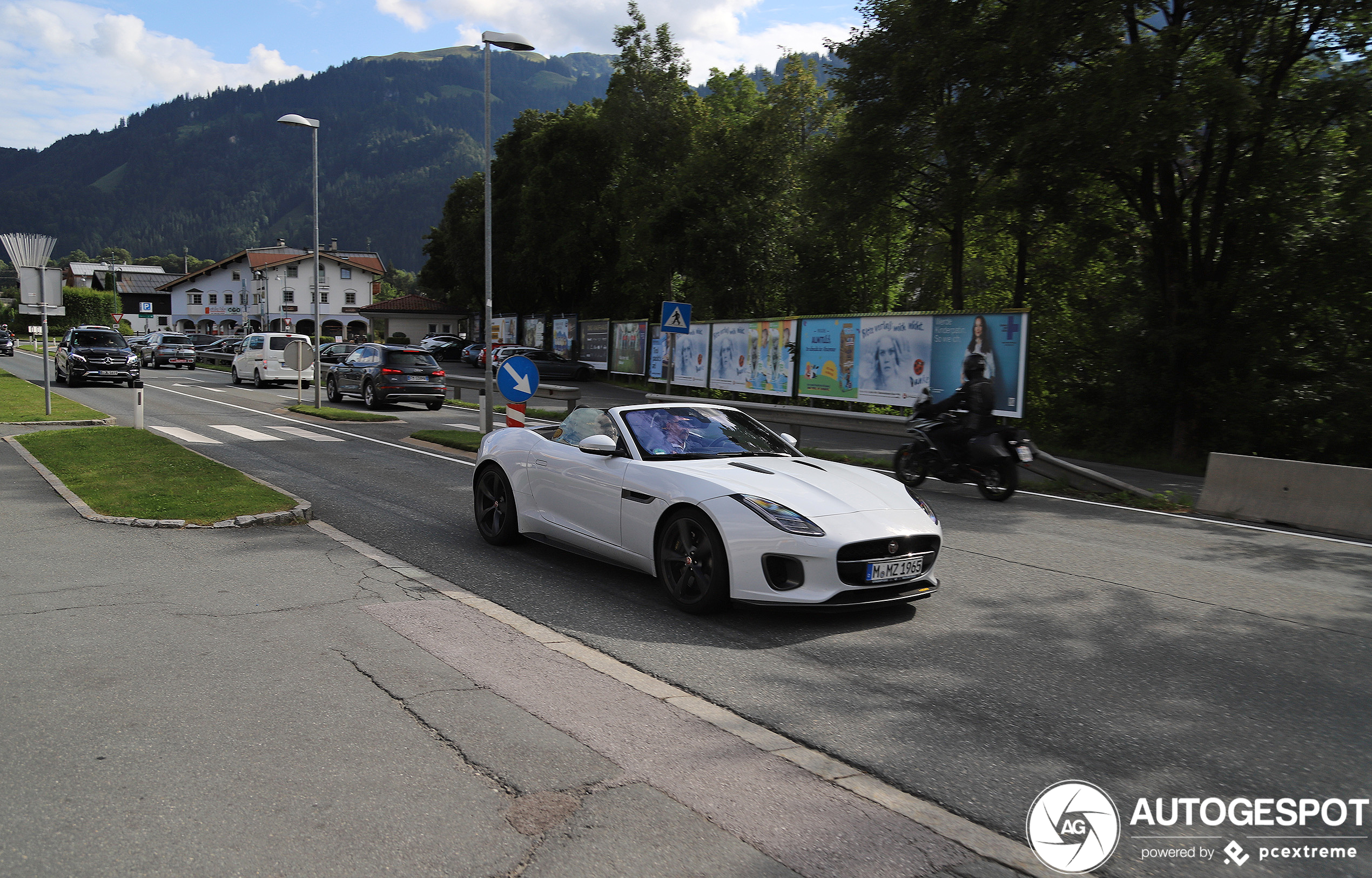 Jaguar F-TYPE 400 Sport Convertible