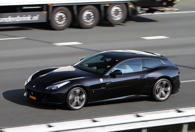 Ferrari GTC4Lusso