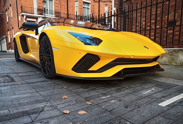 Lamborghini Aventador S LP740-4 Roadster