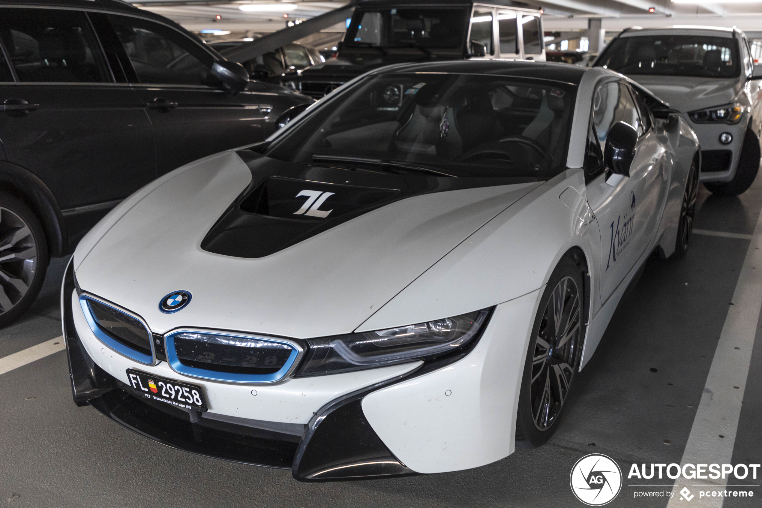 BMW i8