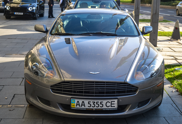 Aston Martin DB9