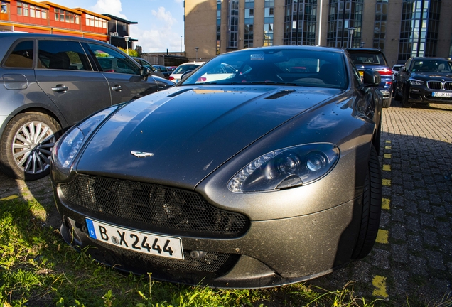 Aston Martin V8 Vantage 2012