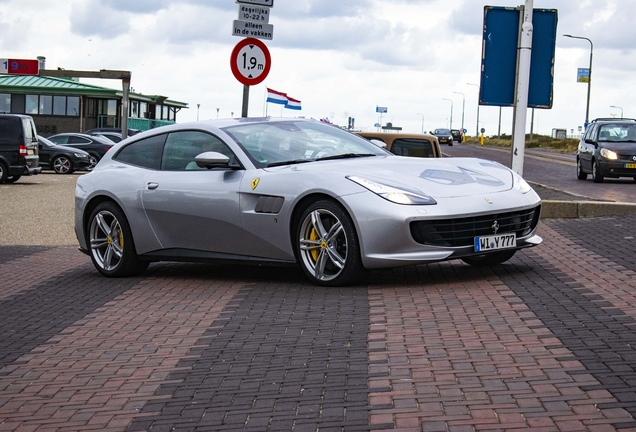 Ferrari GTC4Lusso