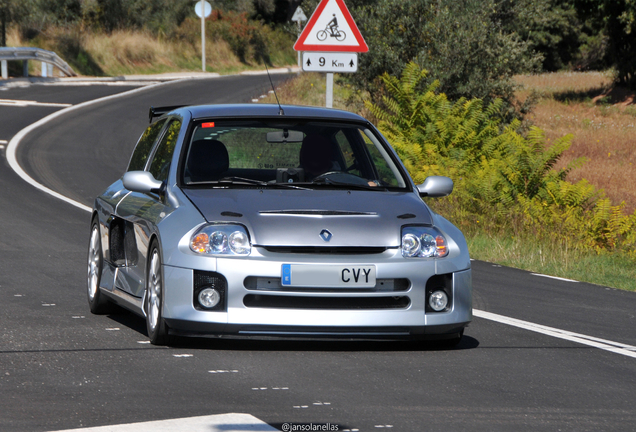 Renault Clio V6