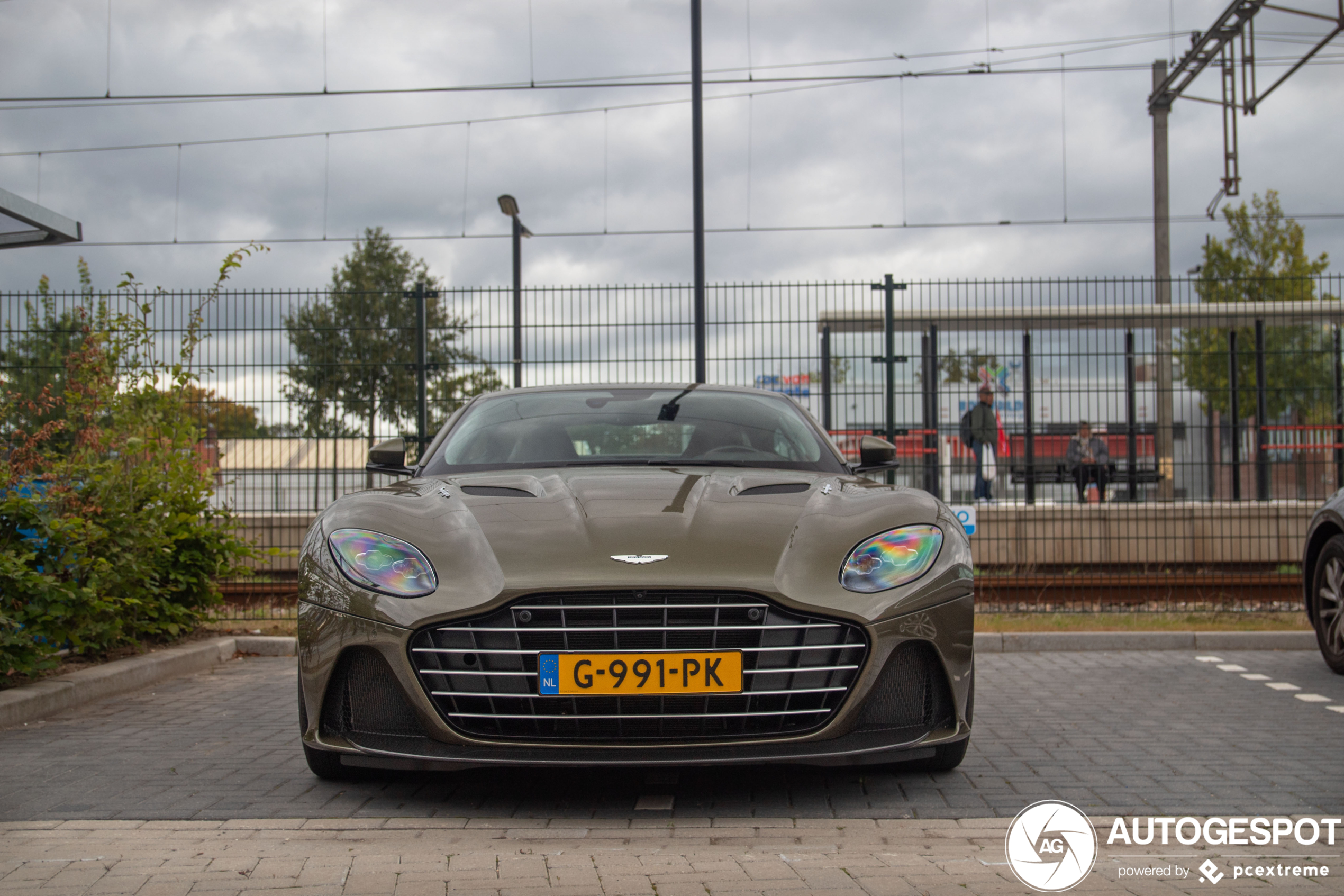 Aston Martin DBS Superleggera OHMSS Edition