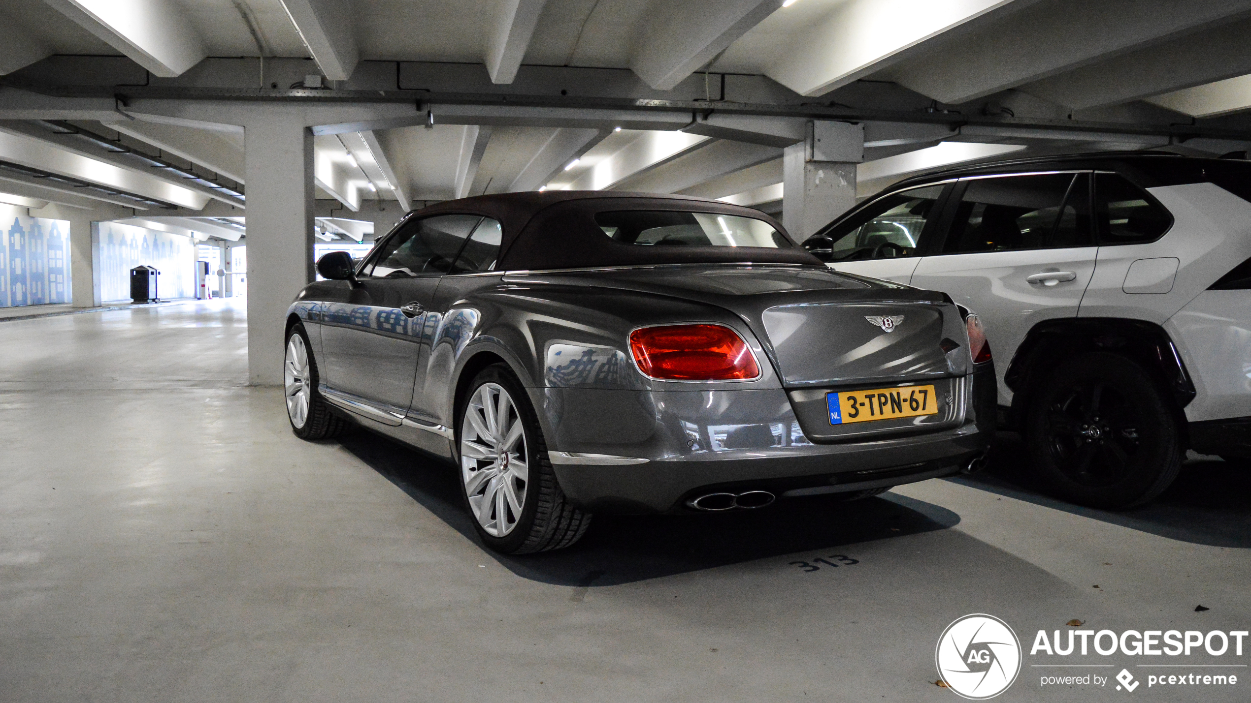 Bentley Continental GTC V8