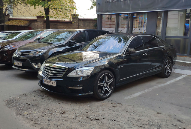 Mercedes-Benz S 65 AMG V221 2010