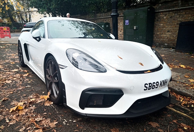 Porsche 718 Cayman GT4