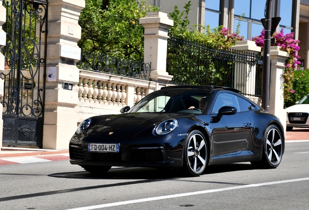 Porsche 992 Carrera 4S