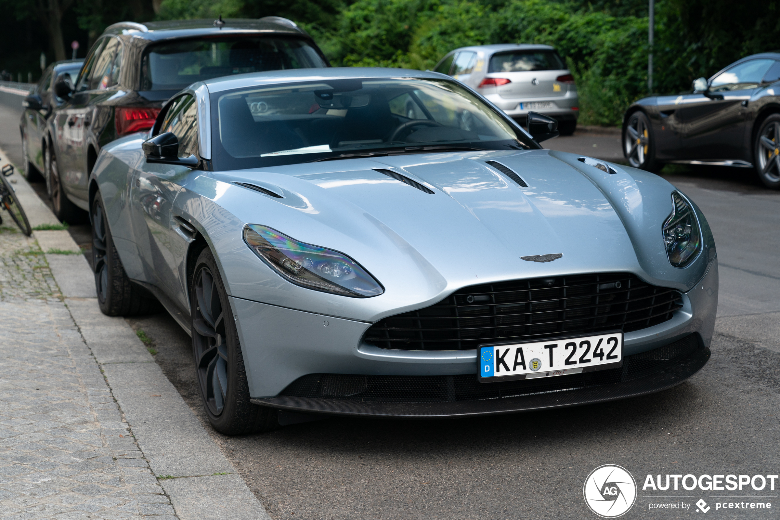 Aston Martin DB11 AMR