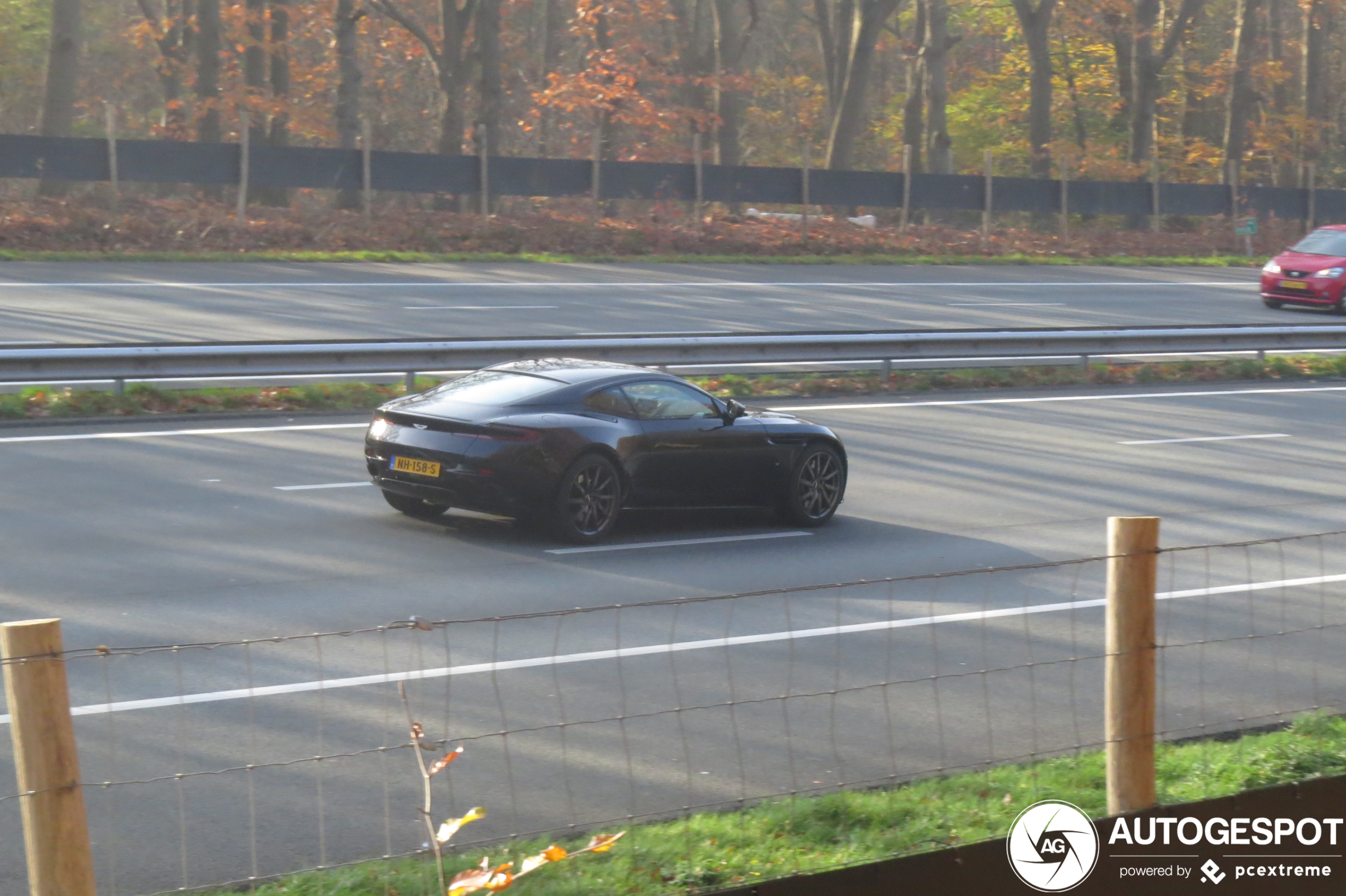 Aston Martin DB11