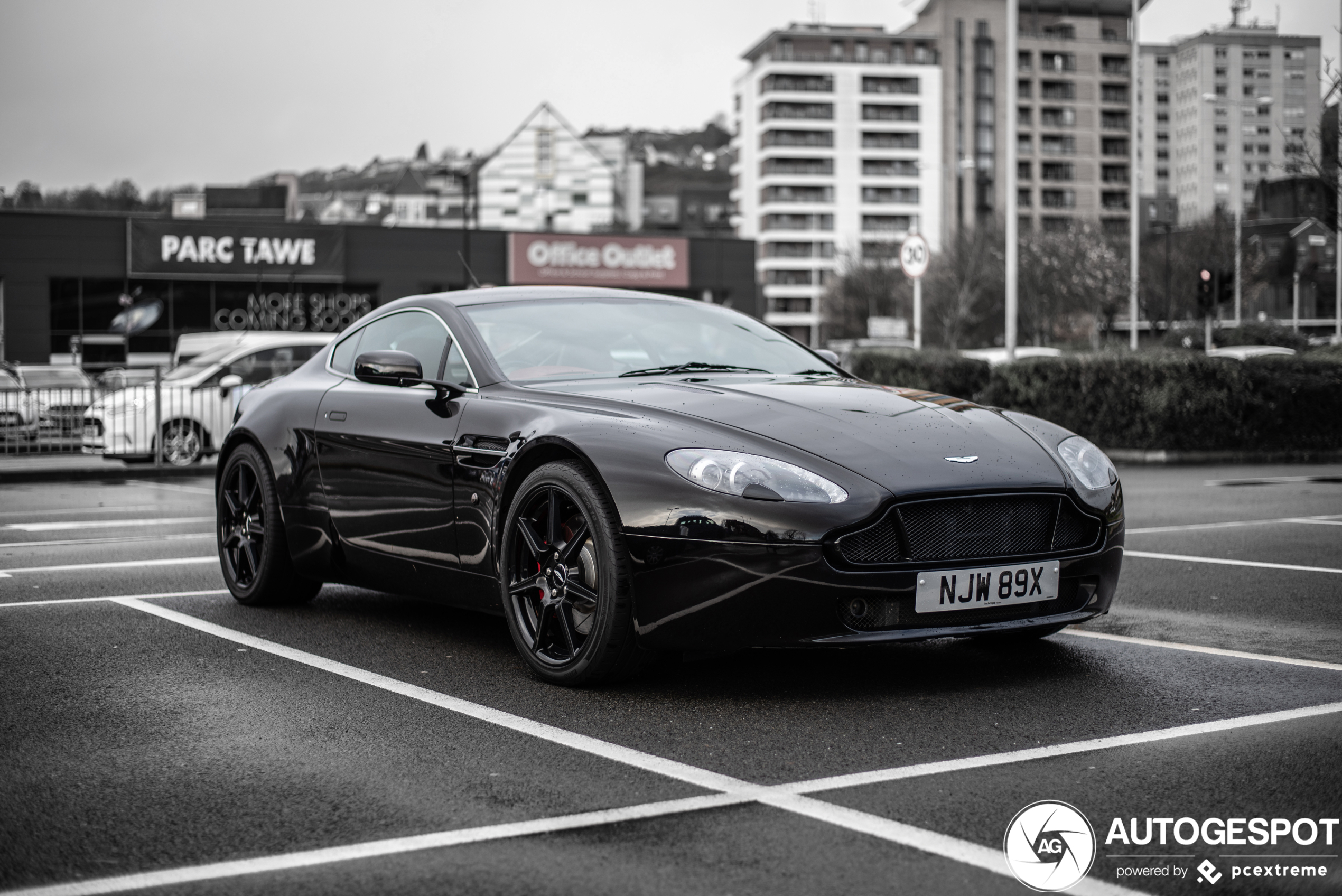 Aston Martin V8 Vantage