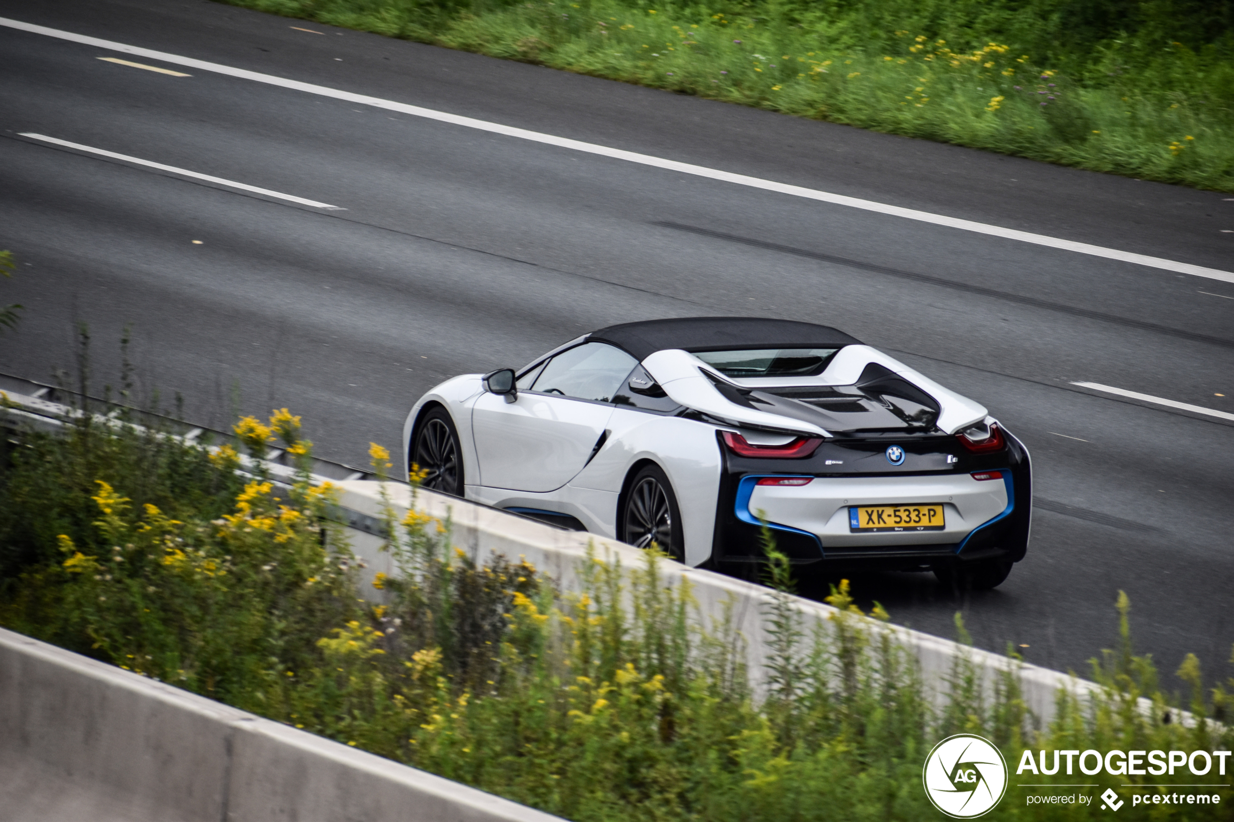 BMW i8 Roadster