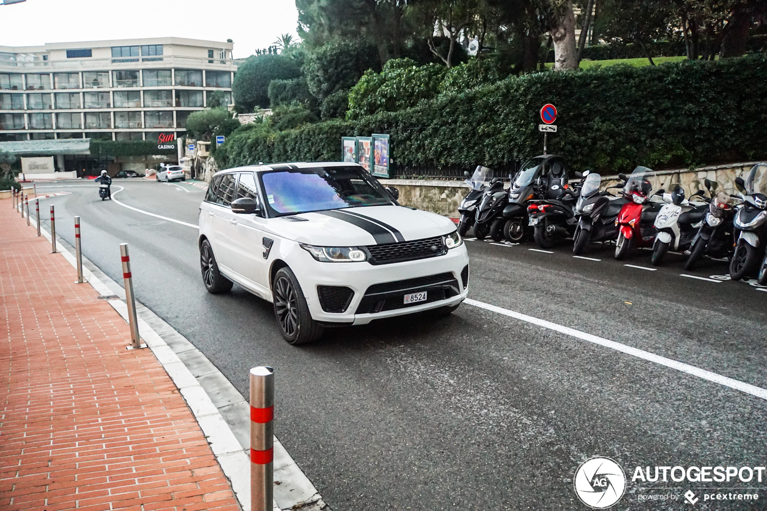 Land Rover Range Rover Sport SVR