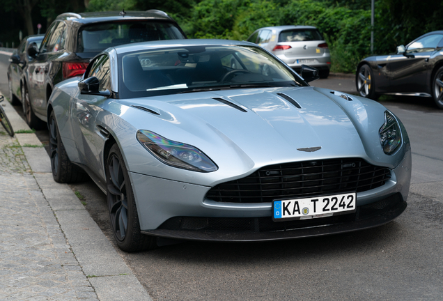 Aston Martin DB11 AMR