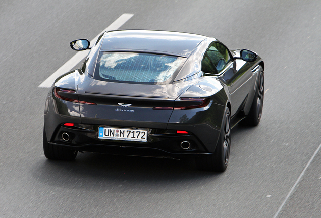 Aston Martin DB11 V8