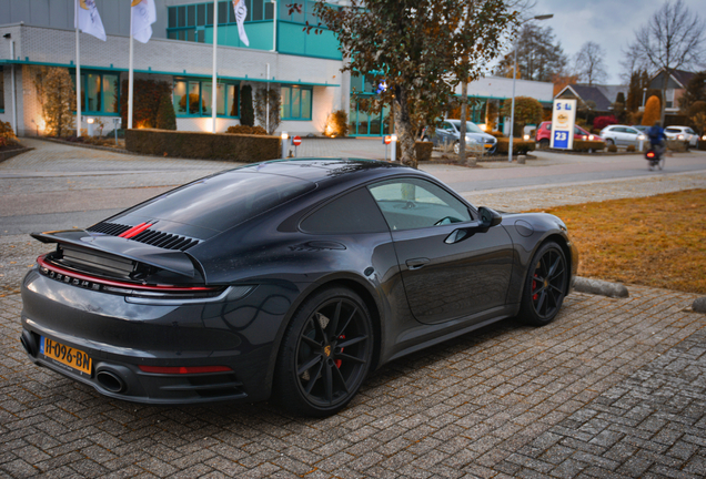 Porsche 992 Carrera 4S