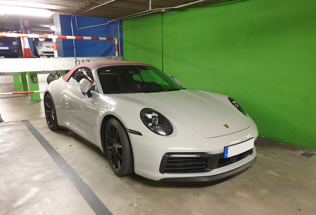 Porsche 992 Carrera 4S Cabriolet