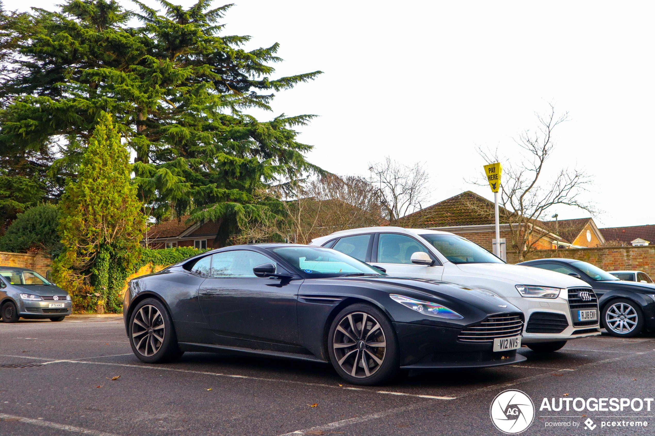 Aston Martin DB11