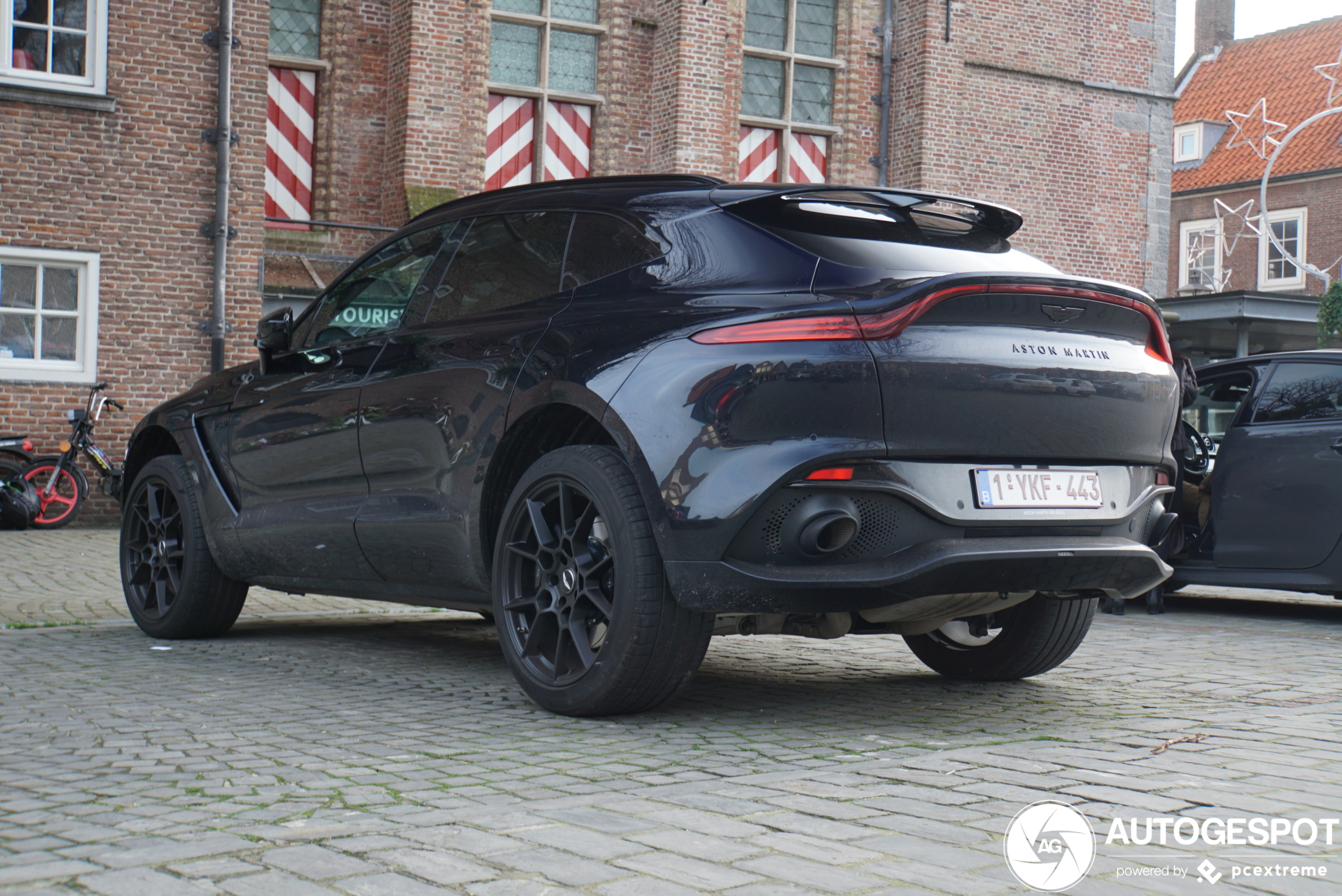 Aston Martin DBX