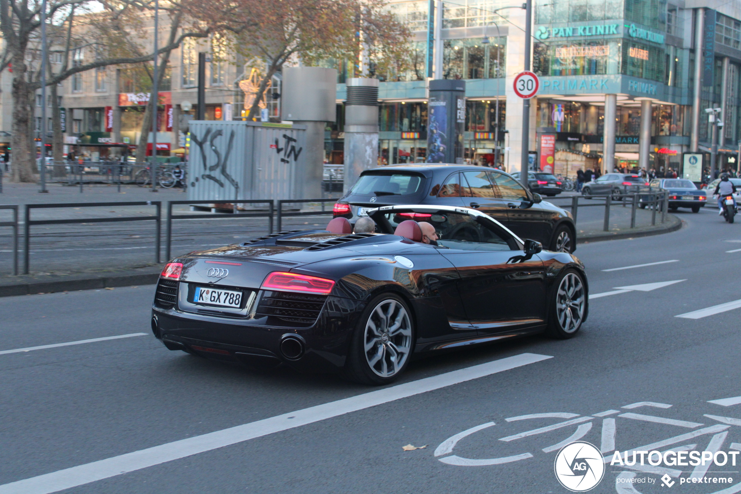 Audi R8 V10 Spyder 2013