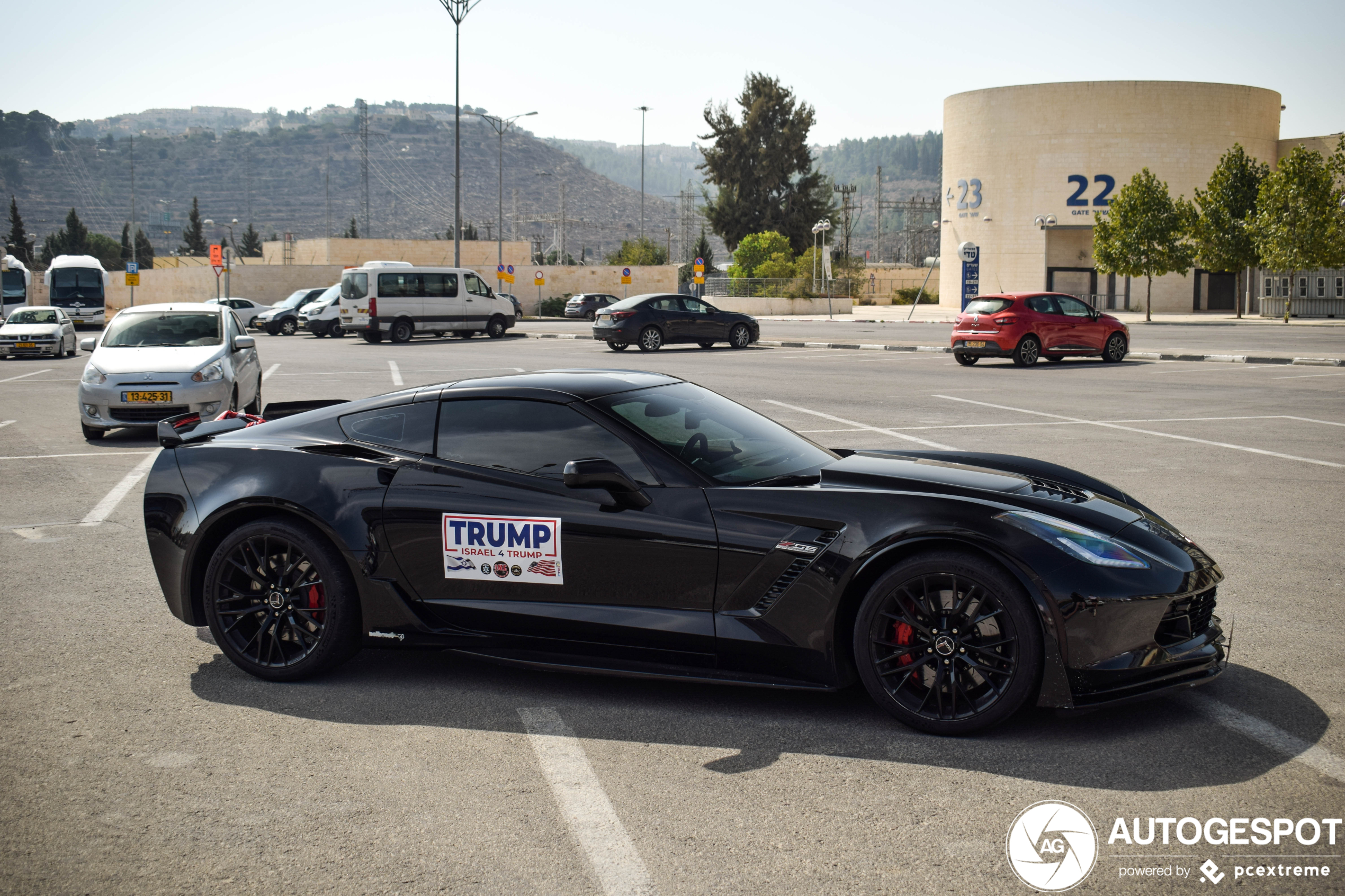 Deze Trumpvette komt van een koude kermis thuis