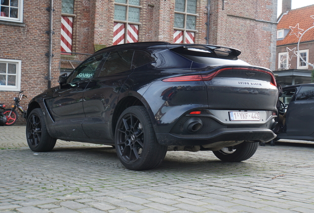 Aston Martin DBX