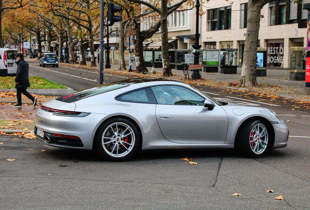 Porsche 992 Carrera 4S