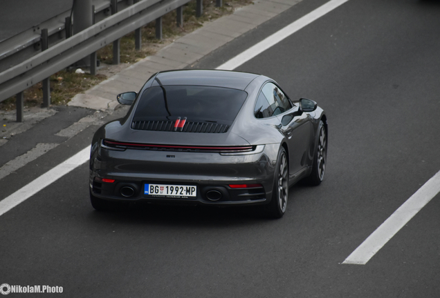 Porsche 992 Carrera 4S