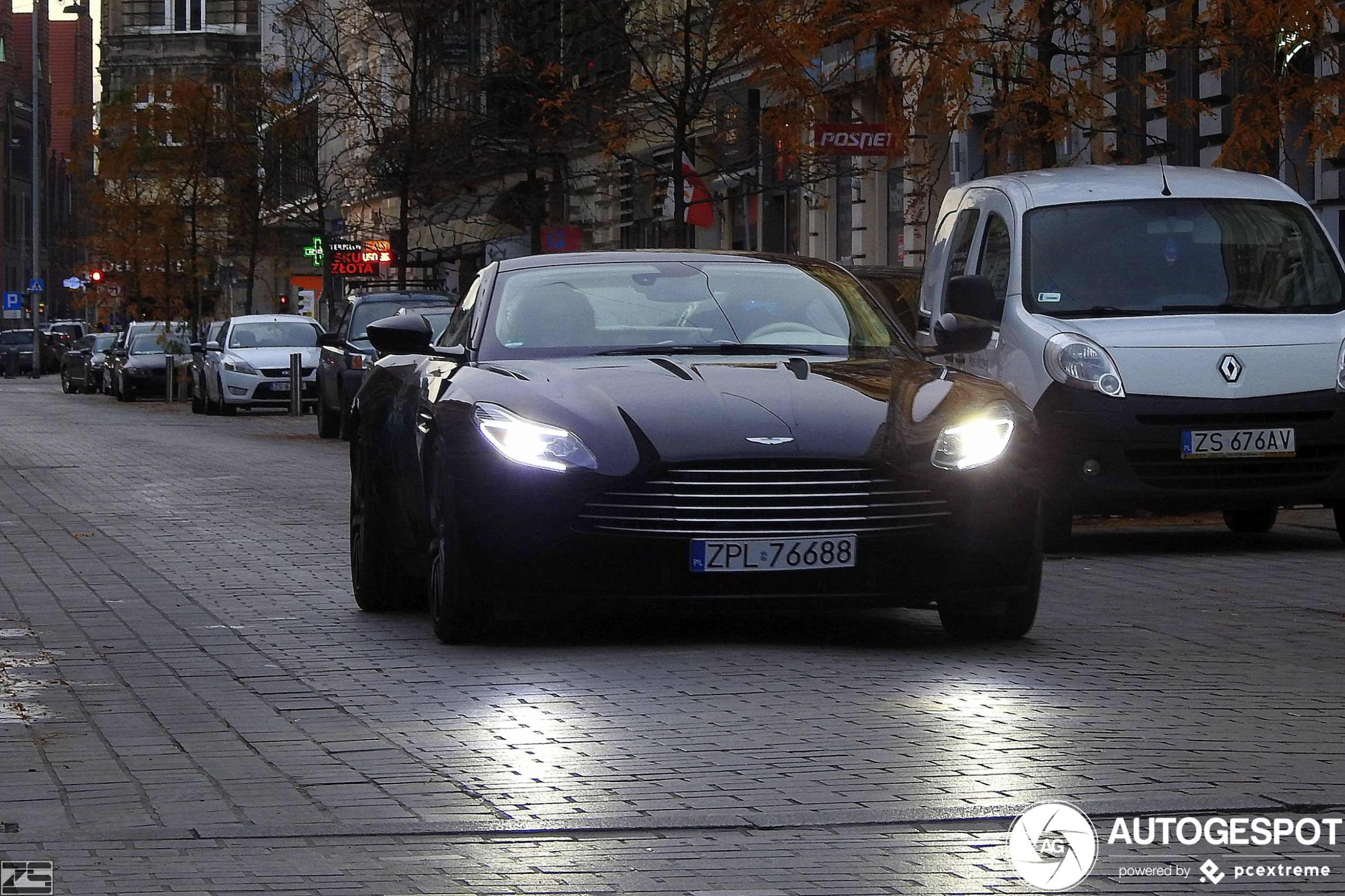 Aston Martin DB11