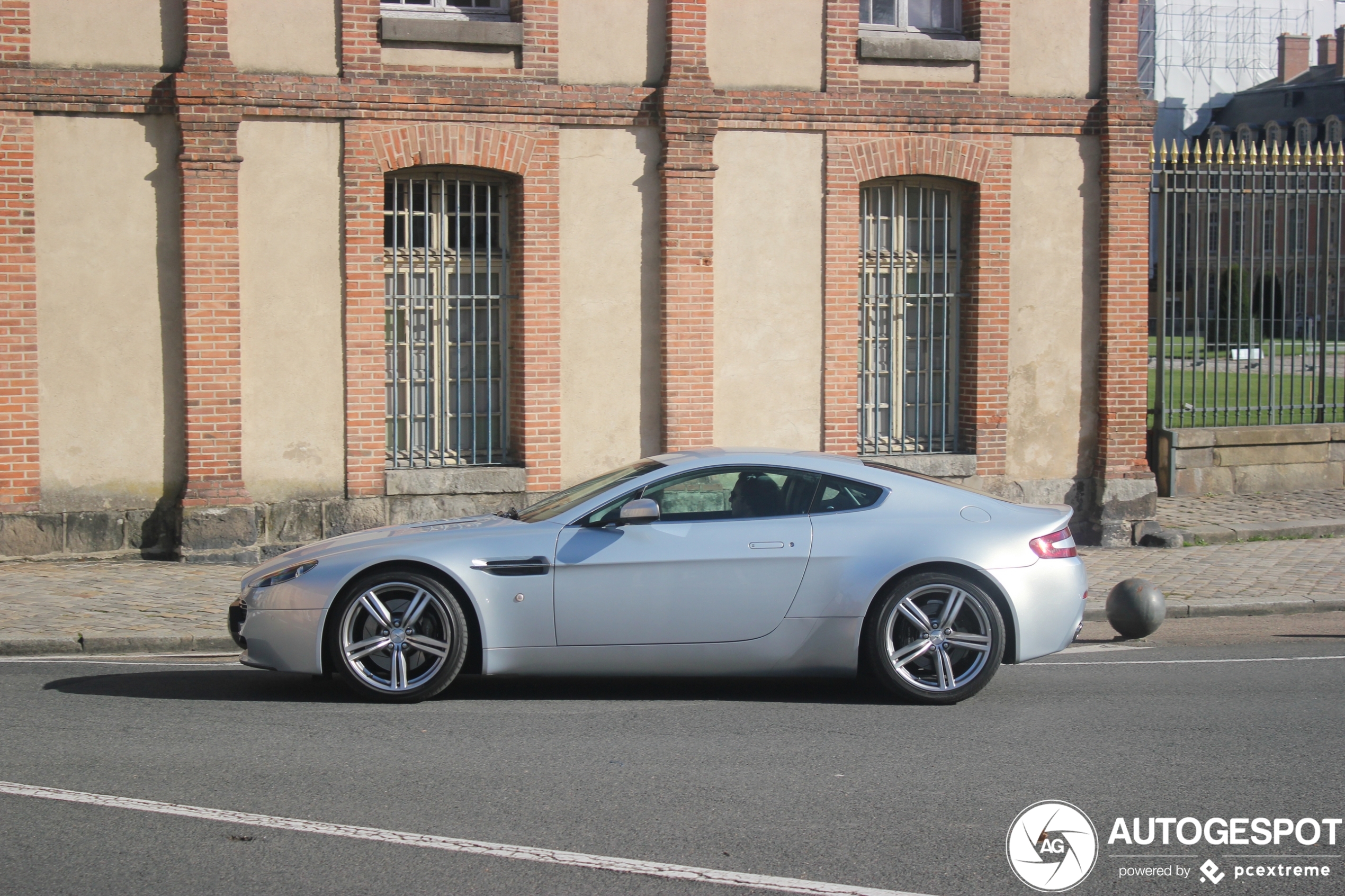 Aston Martin V8 Vantage