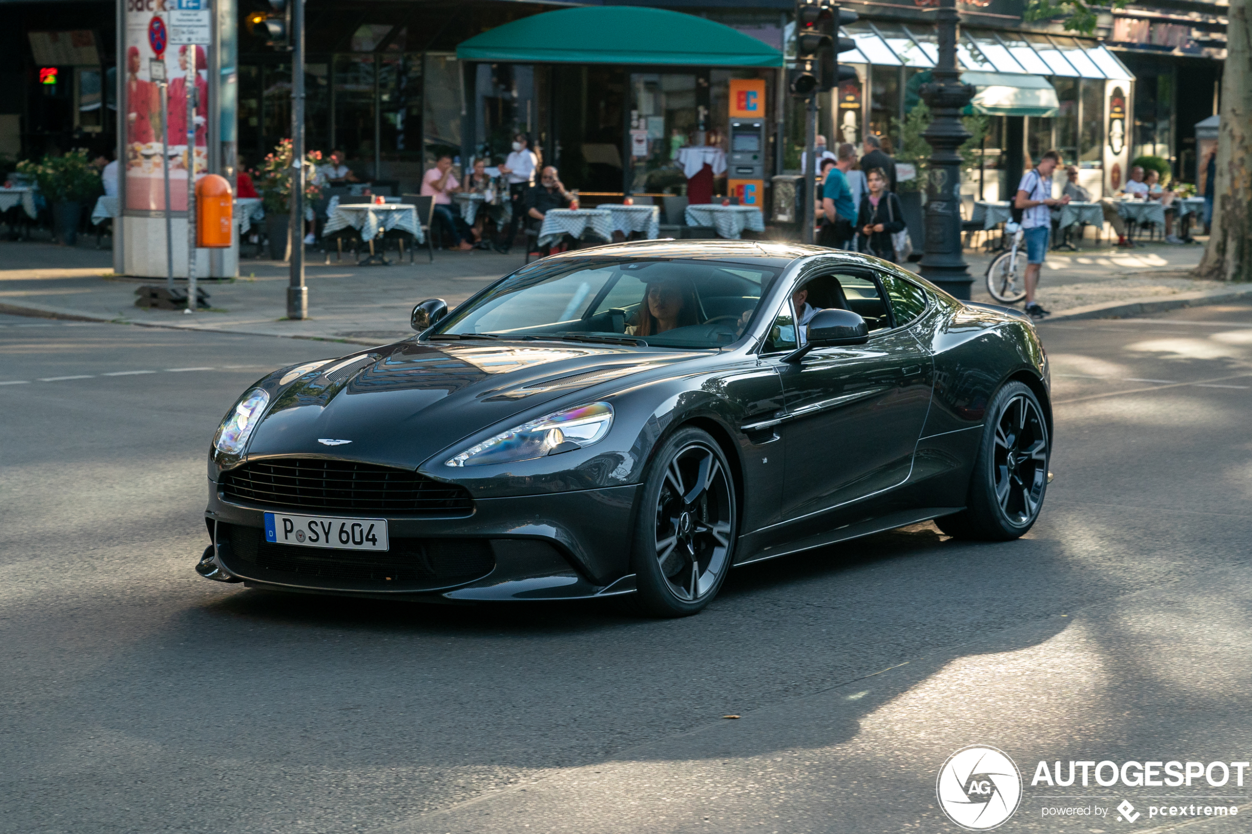 Aston Martin Vanquish S 2017