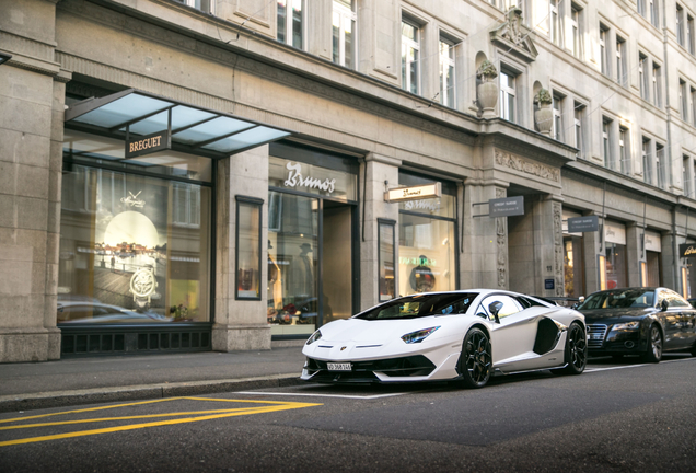 Lamborghini Aventador LP770-4 SVJ