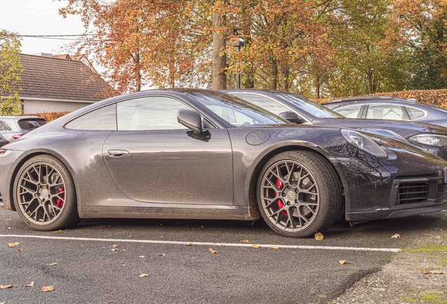 Porsche 992 Carrera 4S