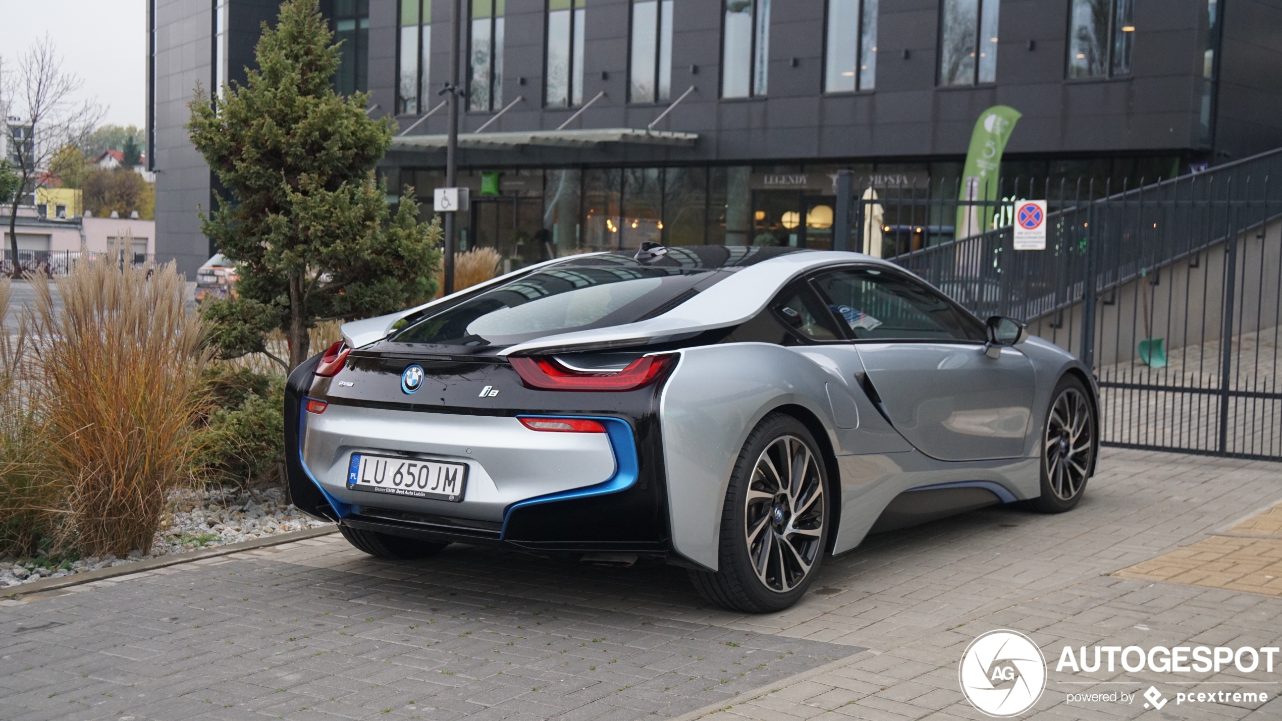 BMW i8