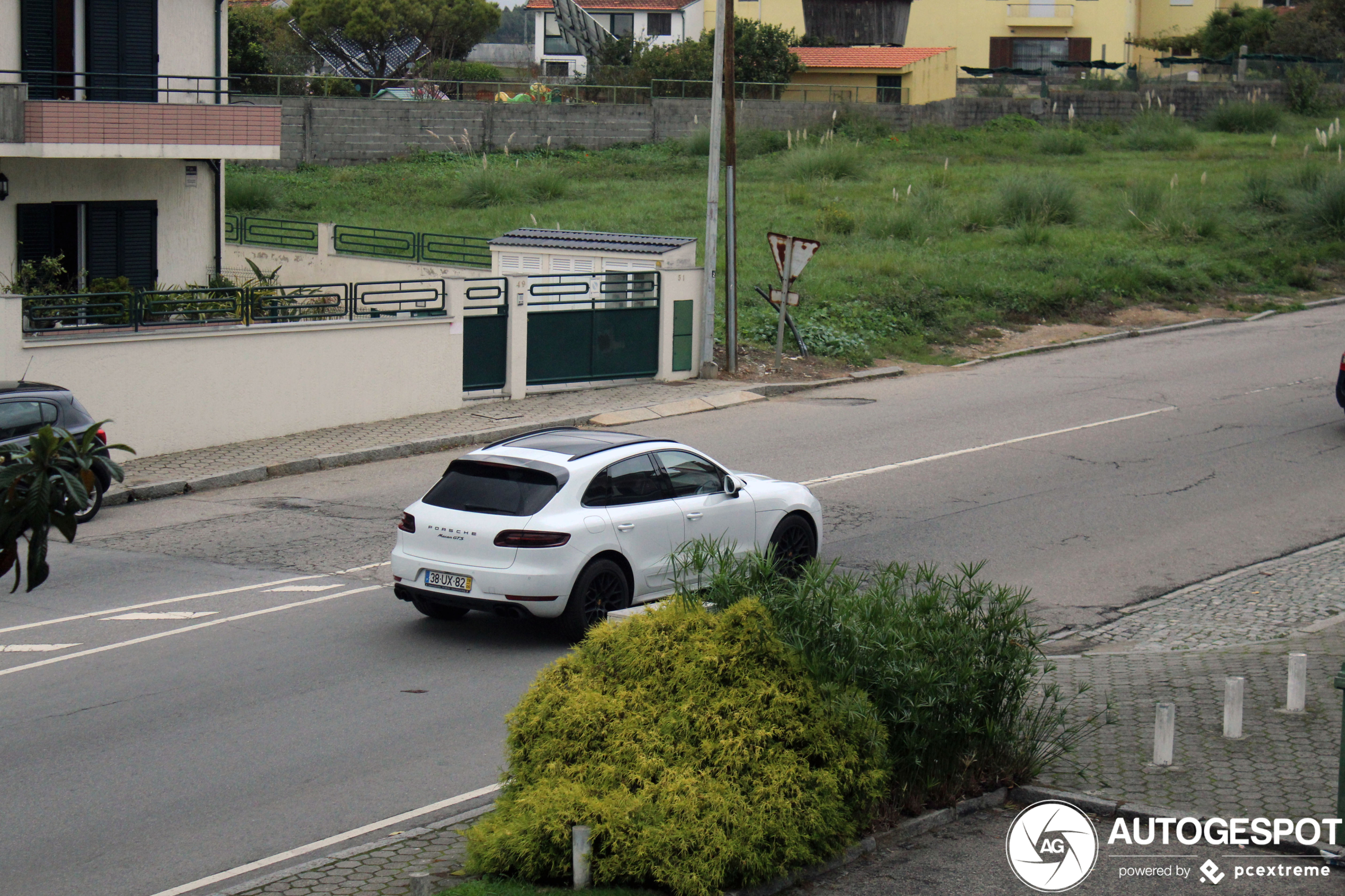 Porsche 95B Macan GTS