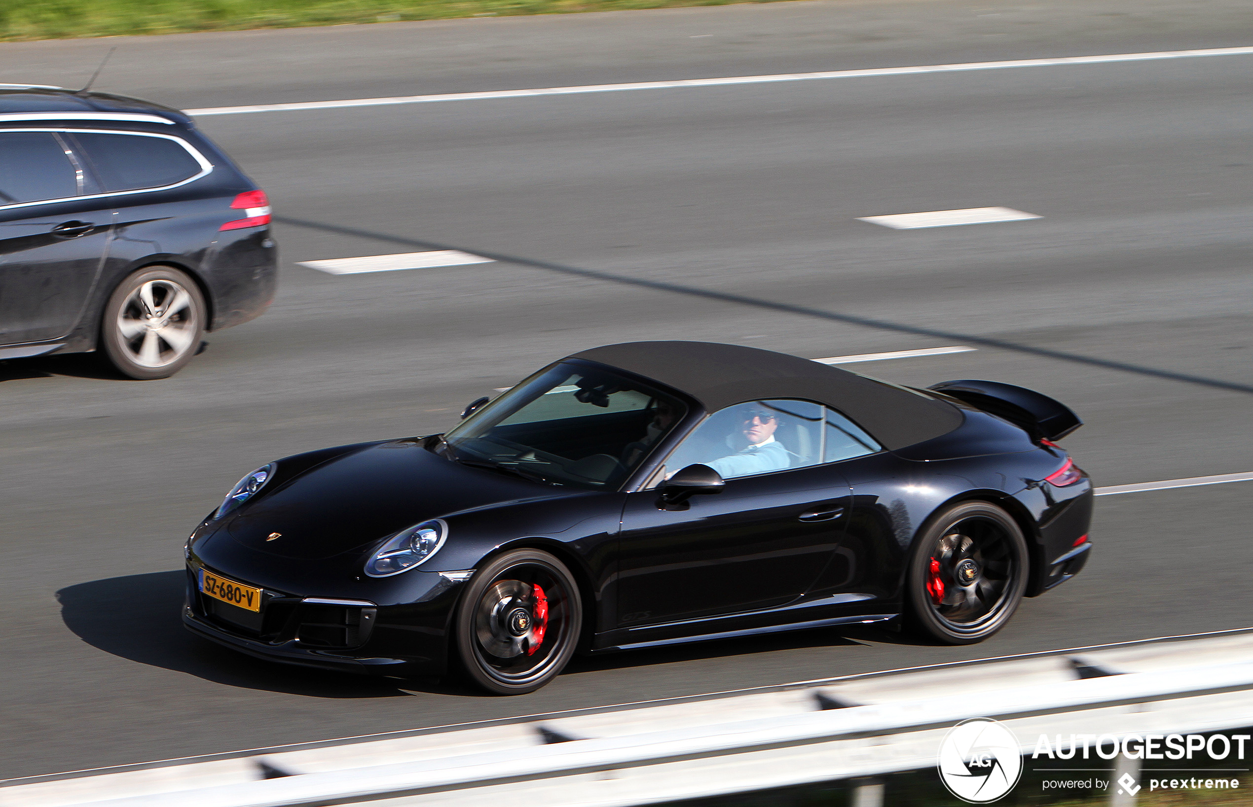 Porsche 991 Carrera 4 GTS Cabriolet MkII