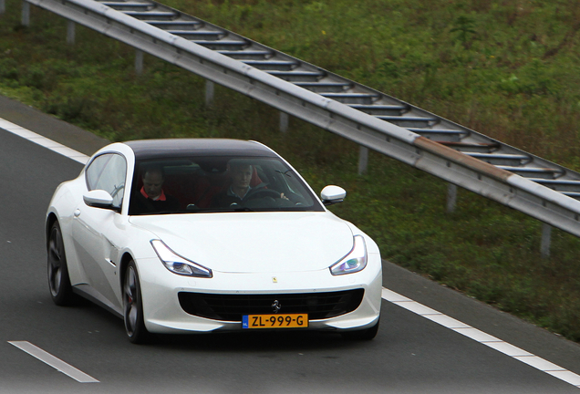 Ferrari GTC4Lusso T