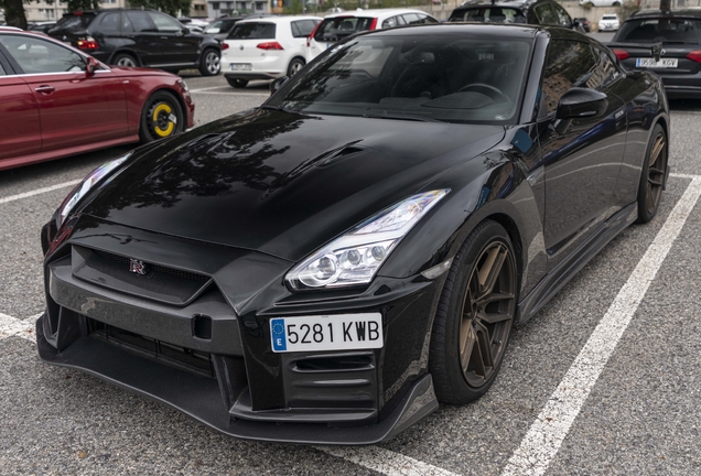 Nissan GT-R