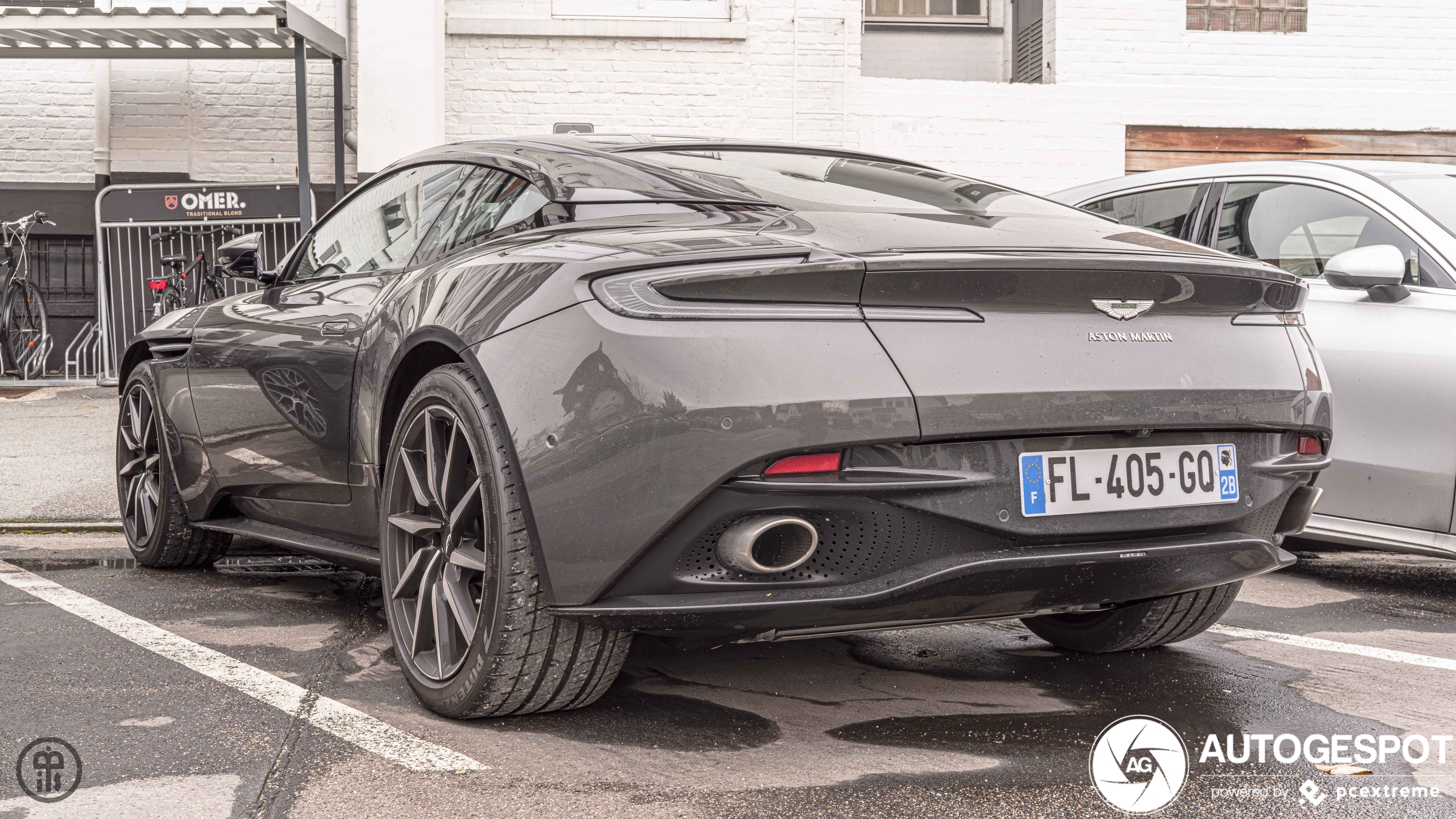 Aston Martin DB11 V8