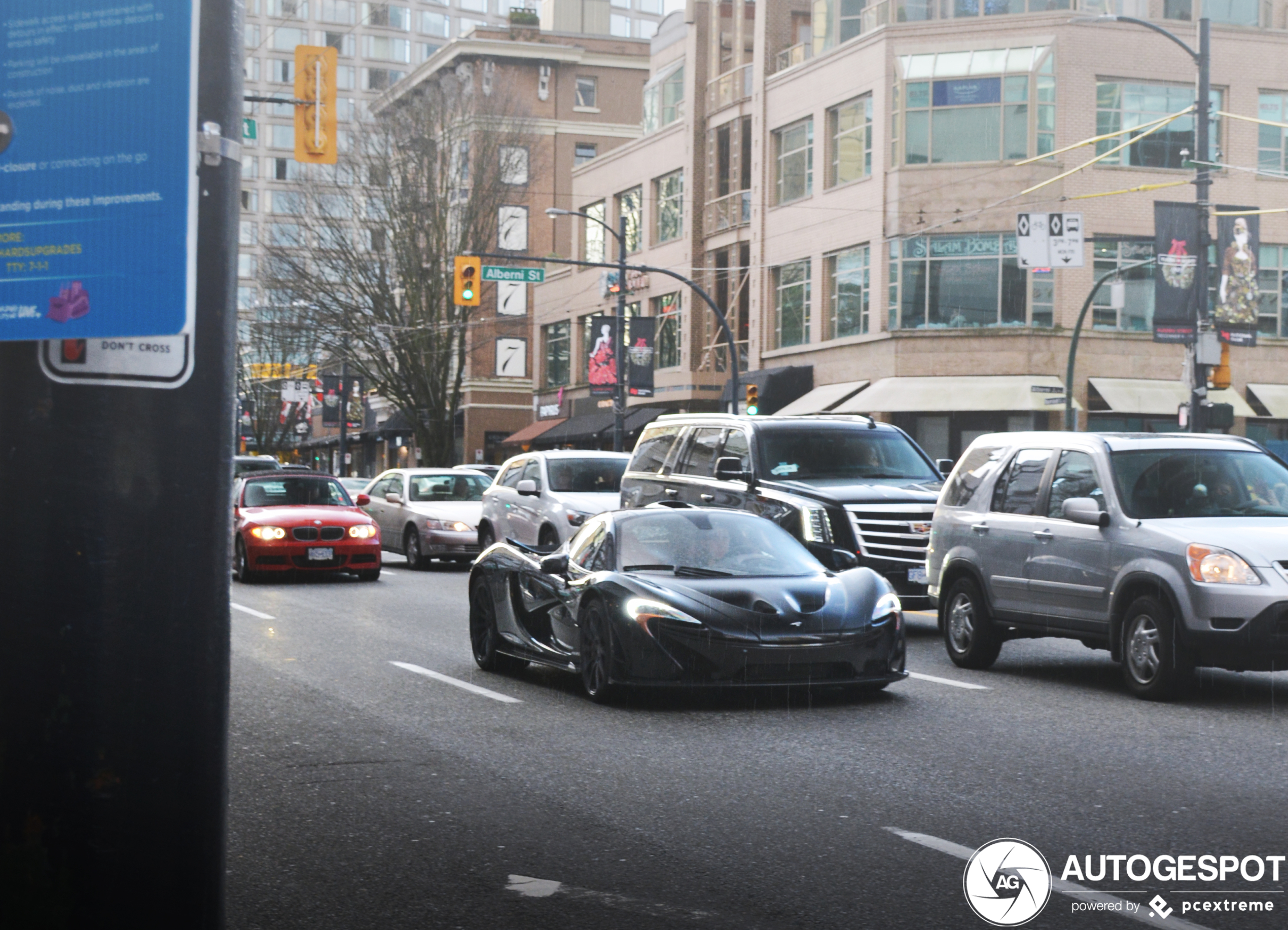 McLaren P1