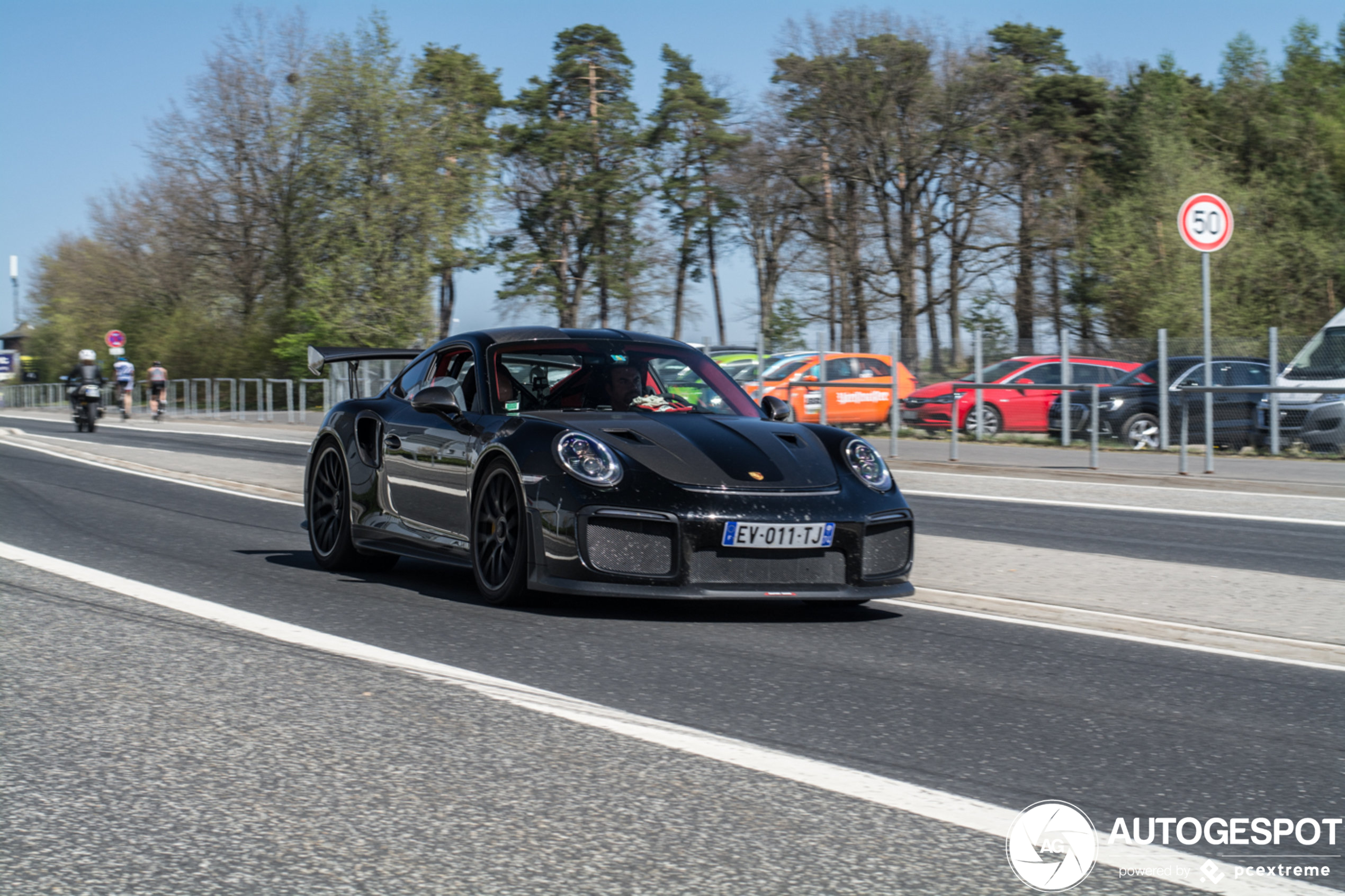 Porsche Manthey Racing 991 GT2 RS MR