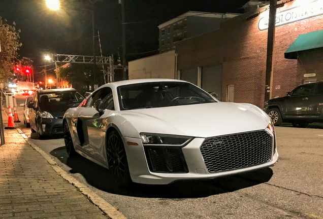 Audi R8 V10 Plus 2015