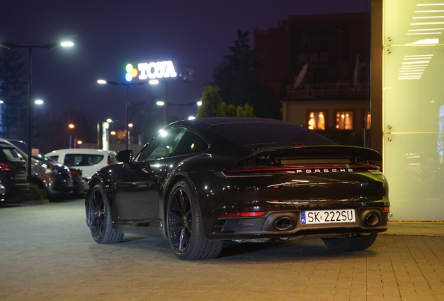 Porsche 992 Carrera 4S